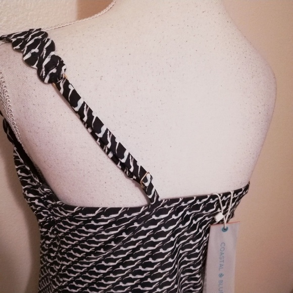 👙1-Shoulder Swimmer Patterned Swimsuit Top - Picture 7 of 7